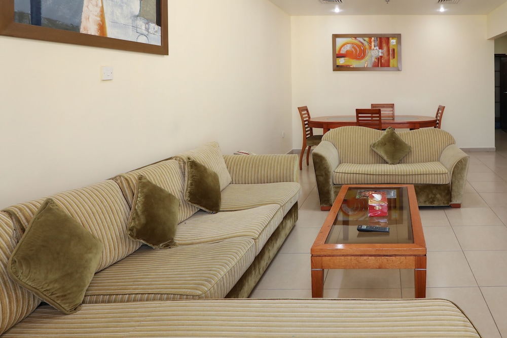 Wescott Plaza Hotel Apartments L.L.C 40/59