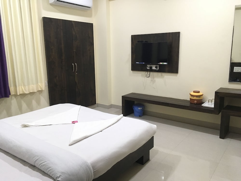 Hotel Shree Pratham Milan 5/28