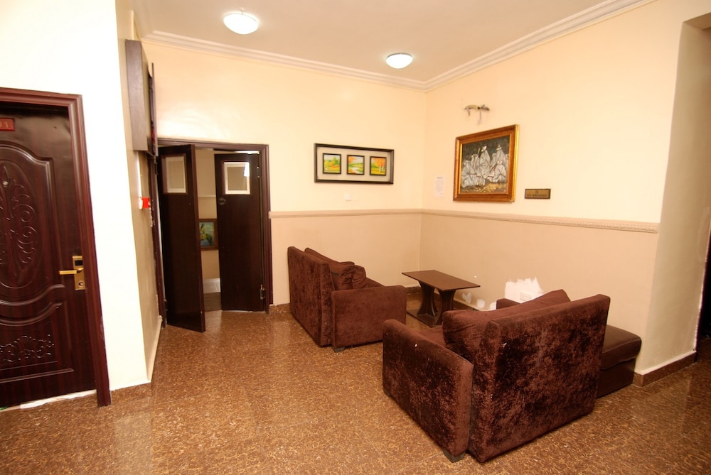 Trafford Hotel 27/50