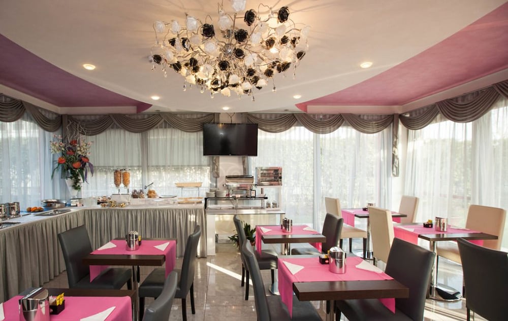 La Grotta Hotel 20/28
