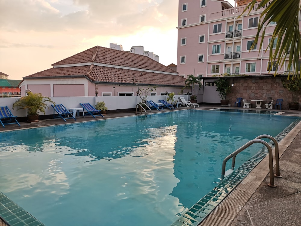 Jomtien Longstay Hotel 10/45