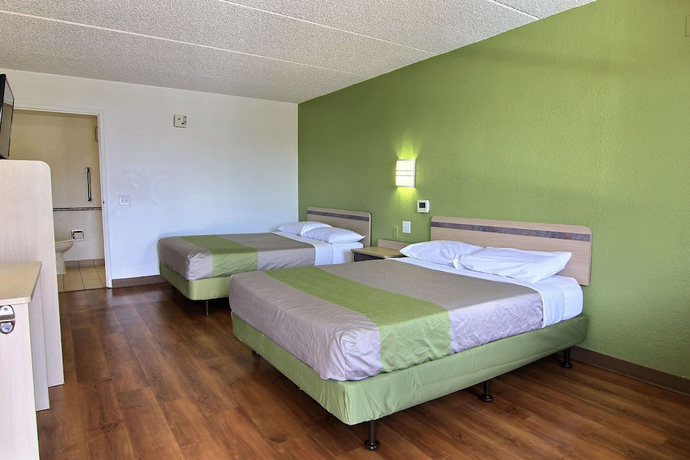 Motel6 Austin, TX - Central Downtown UT 19/53