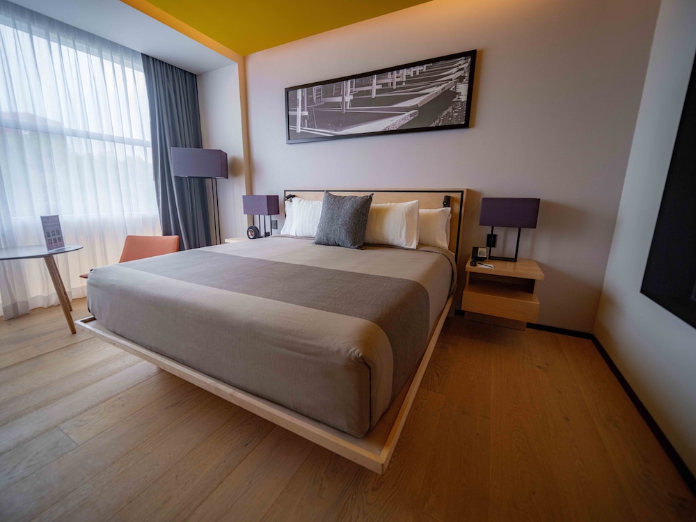 Brisas, Business, Club, King Bed
