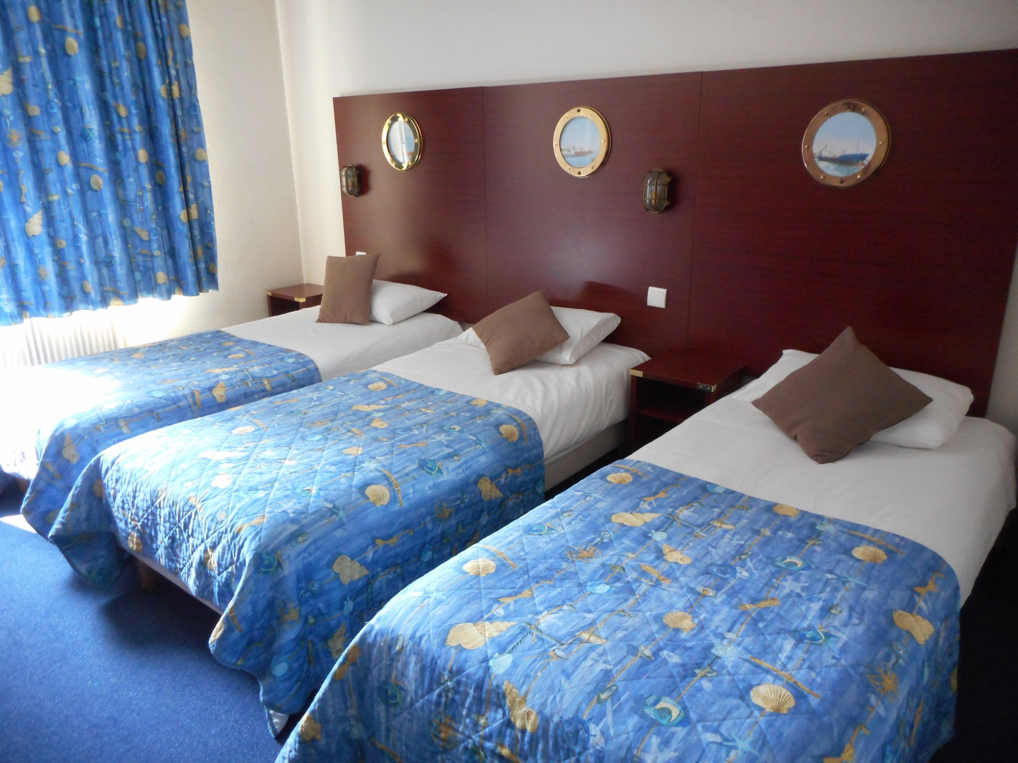 Standard, Triple, 3 Beds, Les Gens de Mer La Rochelle 3/7