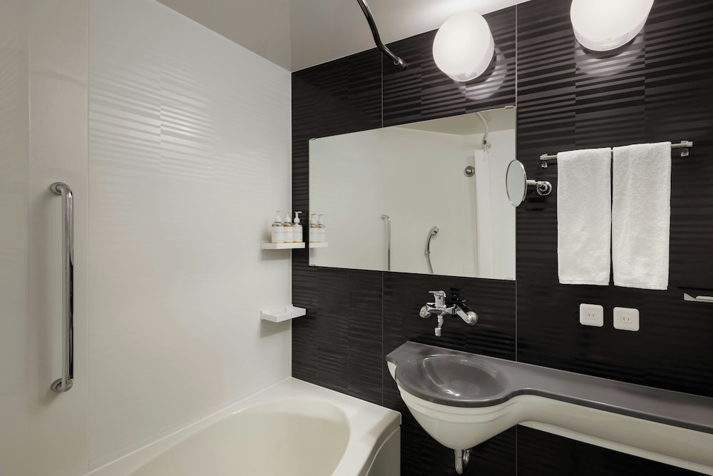 Four Points Flex by Sheraton Yokohama West 41/43