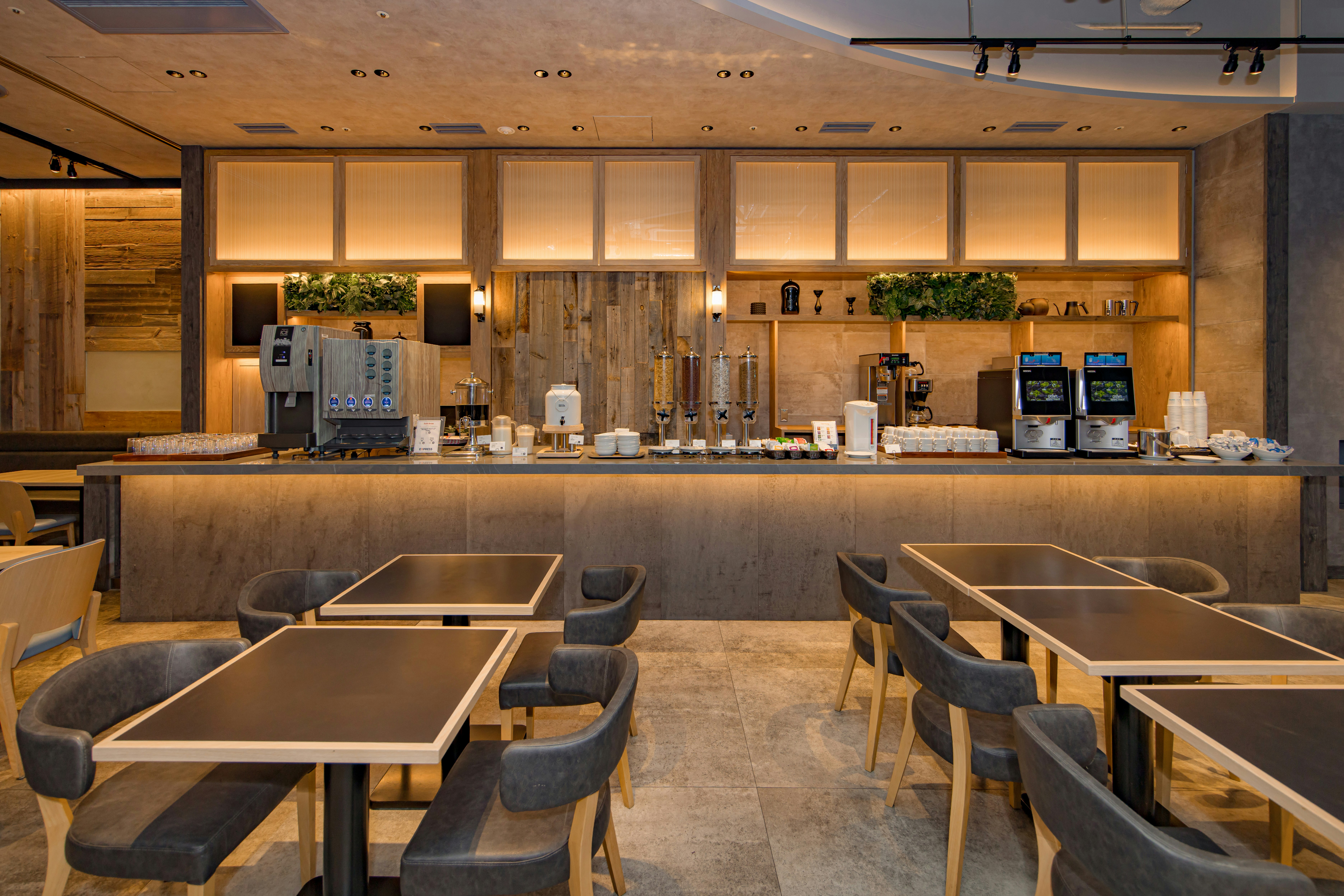 Holiday Inn Express Osaka City Centre Midosuji 61/86