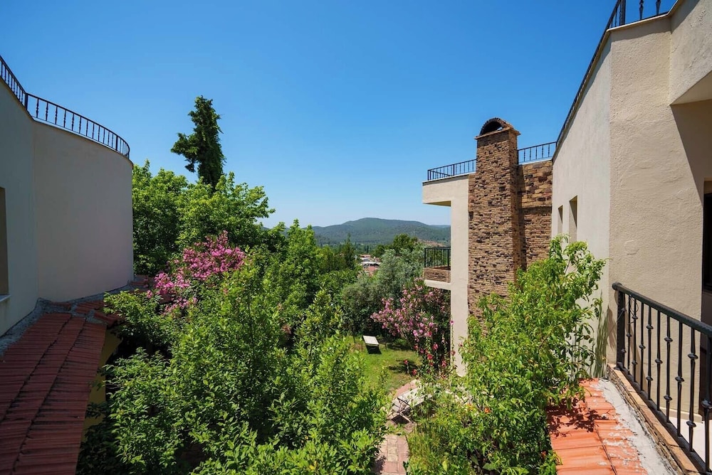 Ephesus Boutique Hotel 71/72
