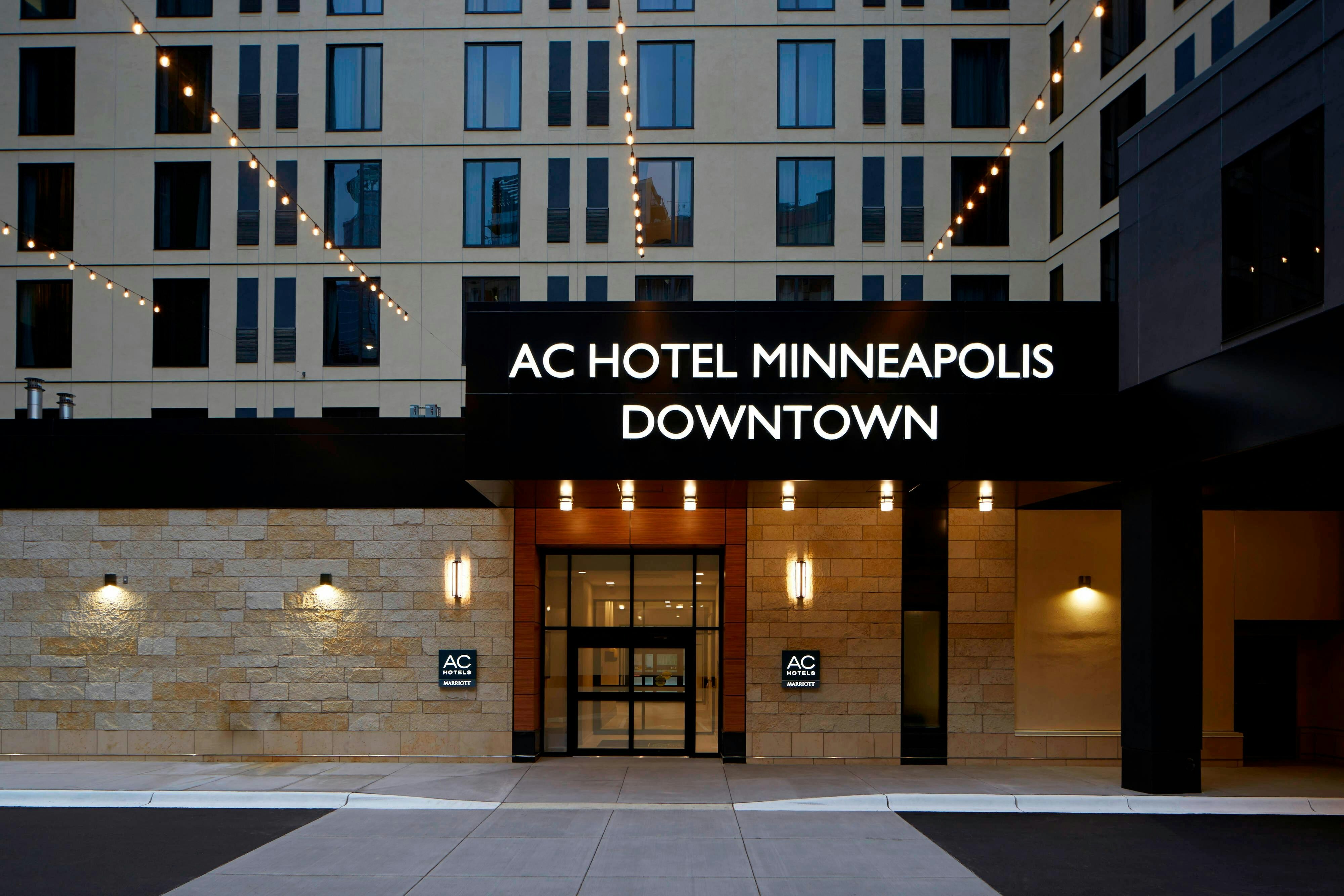 Ac Hotel By Marriott Minneapolis Downtown 1/44