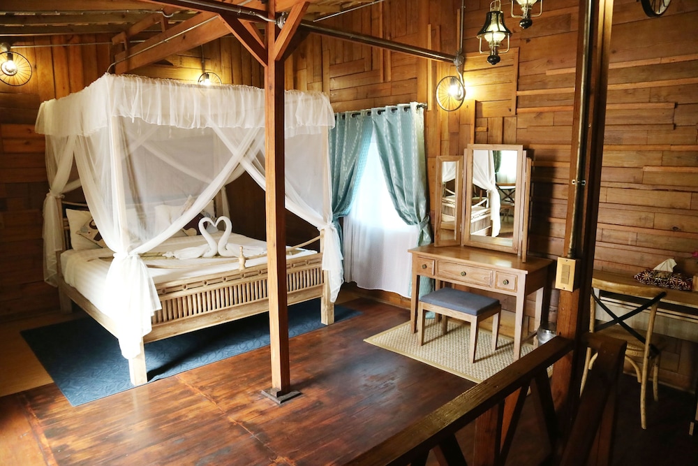 Loghome Boutique 40/71