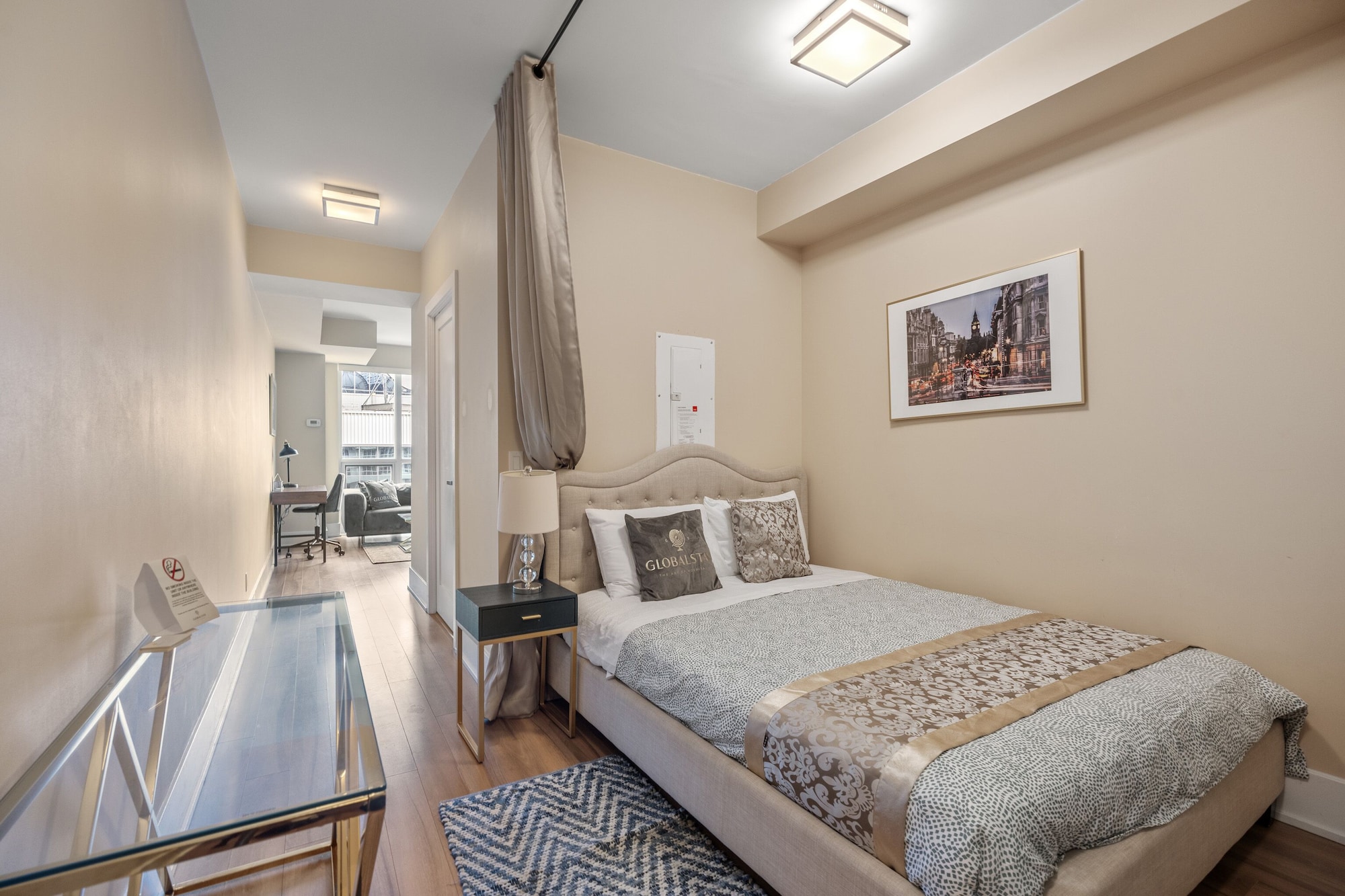 PANORAMIC, APARTMENT, MULTIPLE BEDS, CITY VIEW, KITCHEN