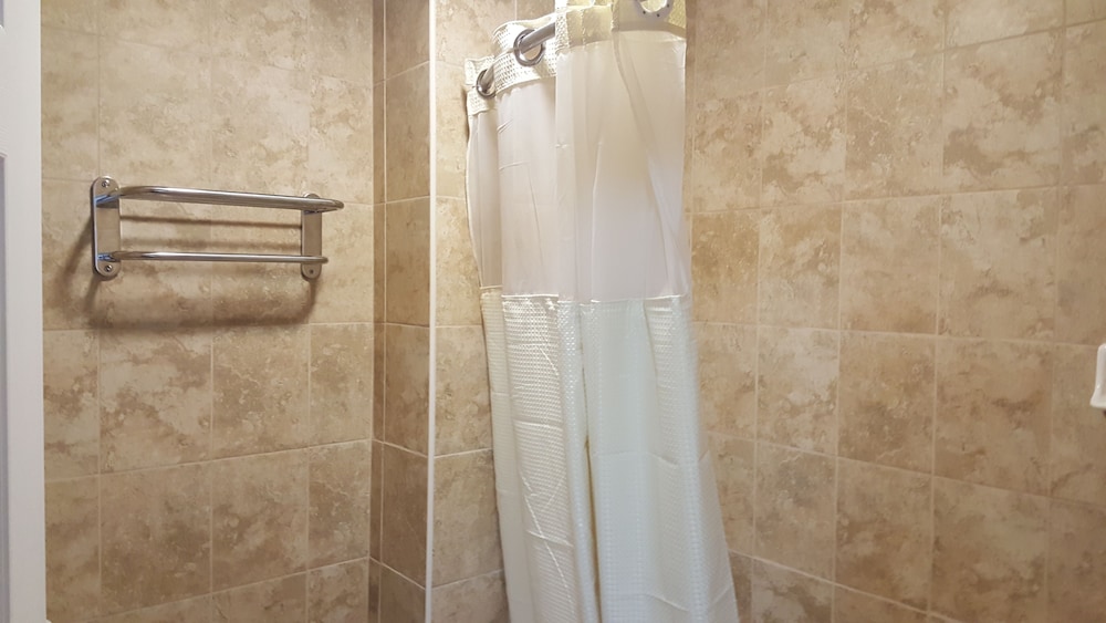 Flamingo Inn Long Beach 56/56