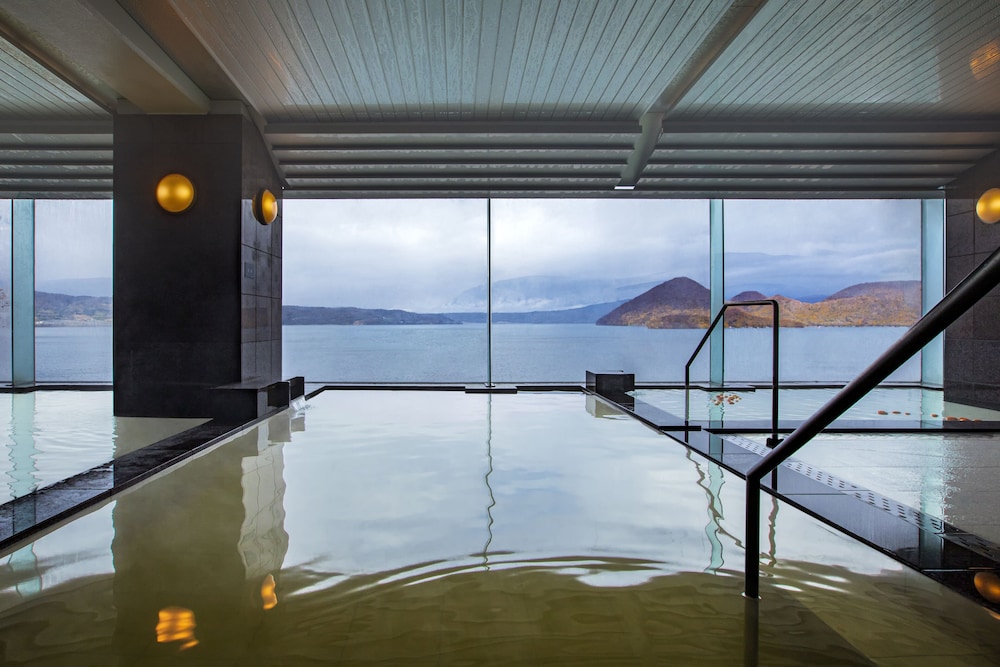 swimming pool spa