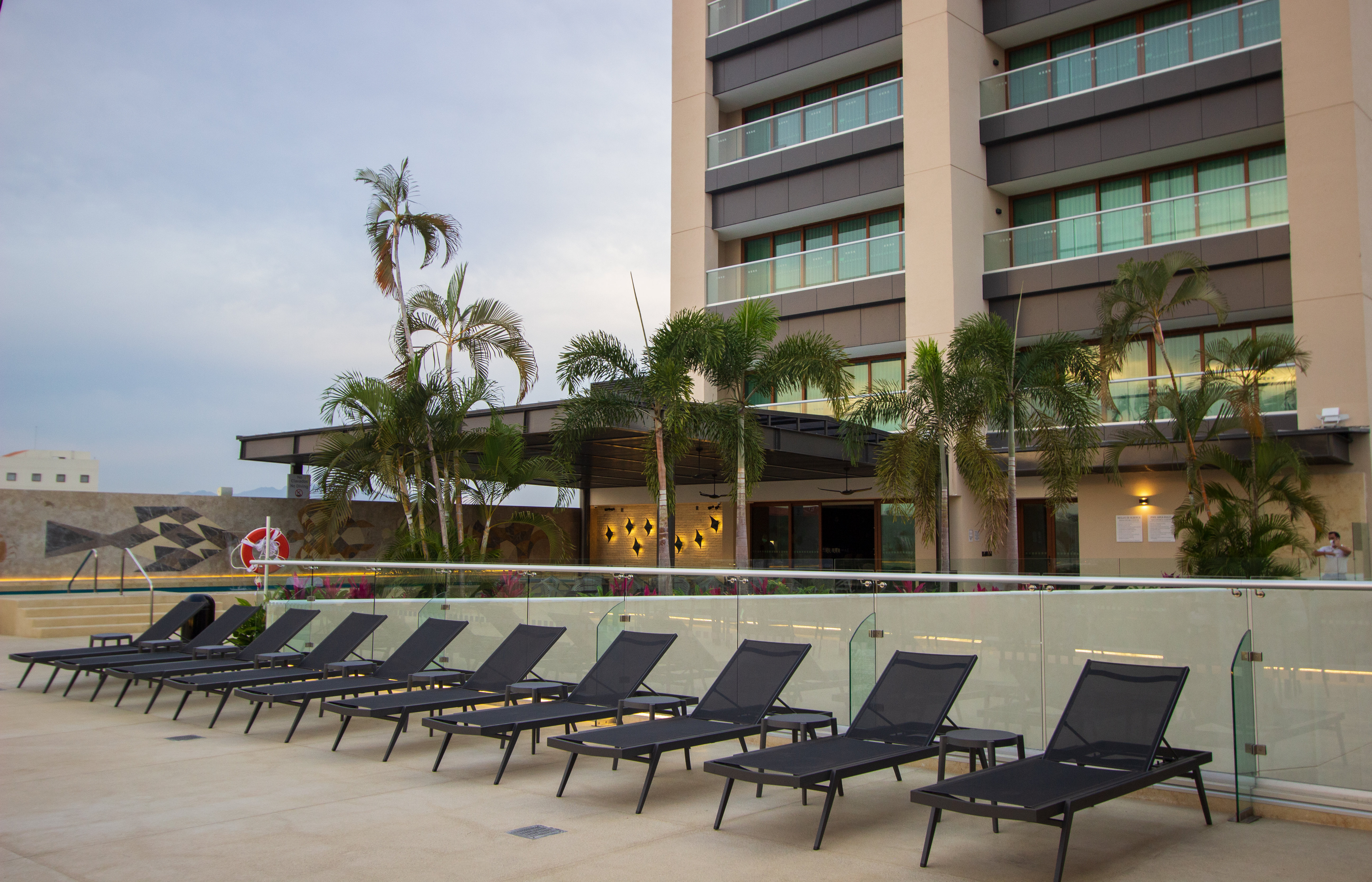 Holiday Inn and Suites Puerto Vallarta Marina and Golf 72/78