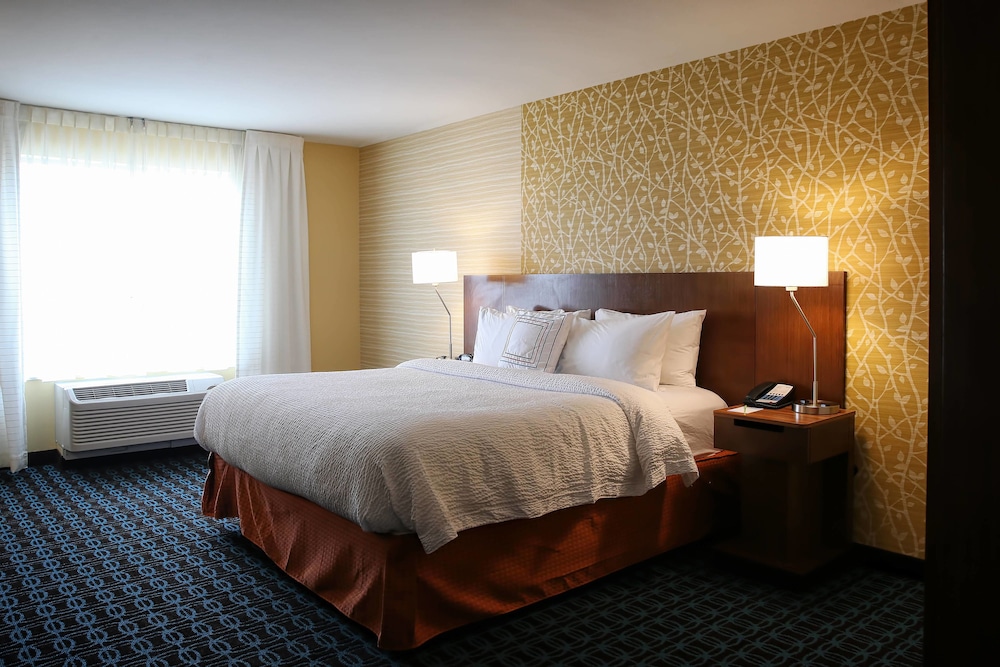 Fairfield Inn Suites By Marriott Madison Verona 8/34