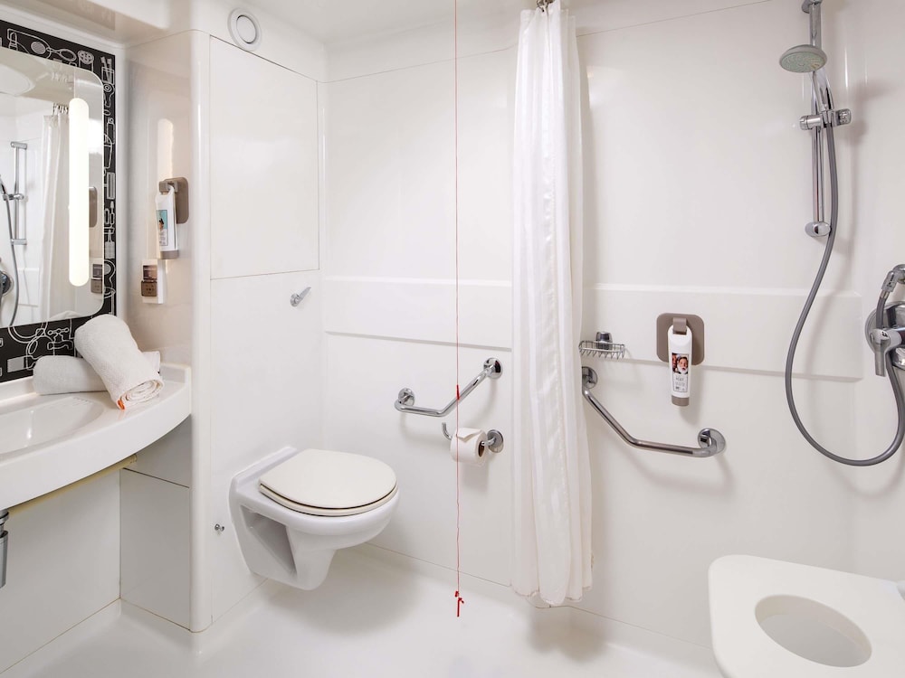 ibis London Wembley 65/66