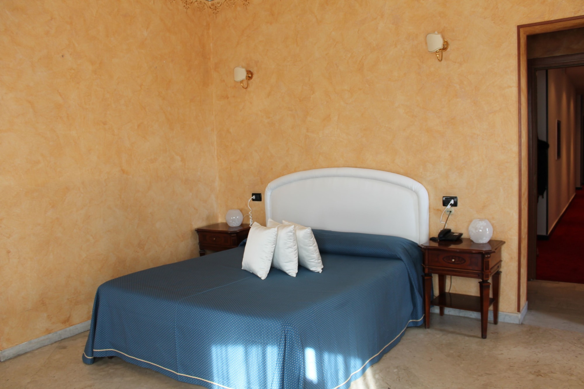 جناح جونيور بسرير مزدوج، Lungomare Hotel 4/9