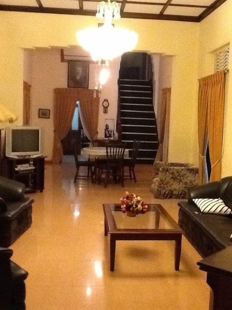 Margaret Villa Hotel 7/16