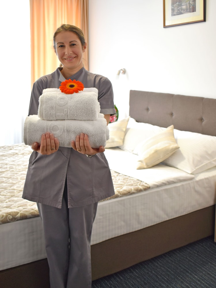 Slavija Hotel 23/32