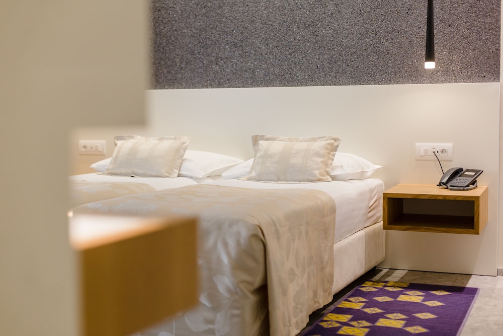 Lero Hotel 29/82
