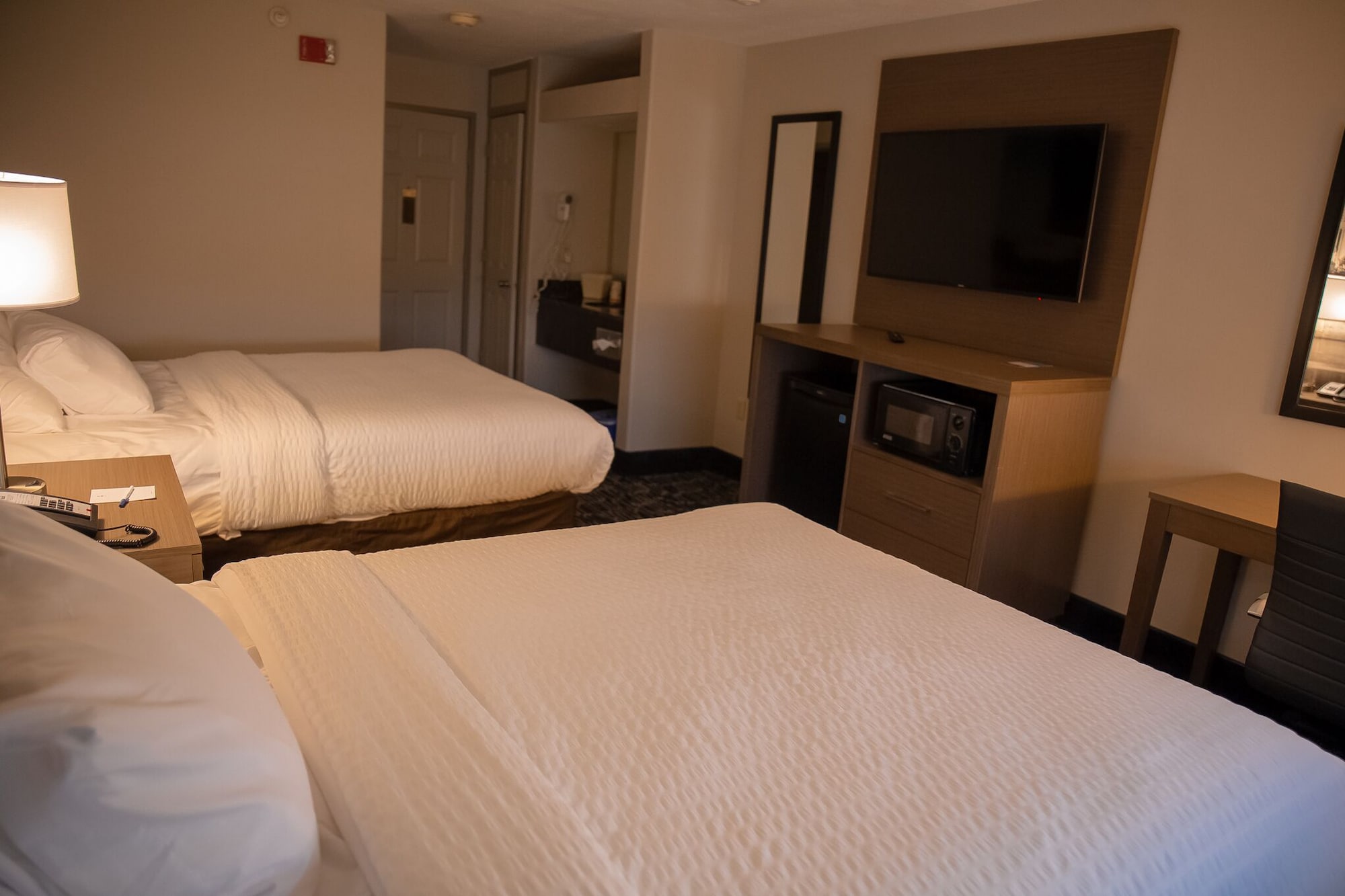 Suite, 2 Queen Beds, Sofa
