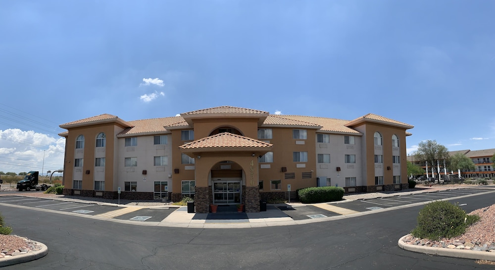 Comfort Inn & Suites Near Kino Sports Complex 2/58