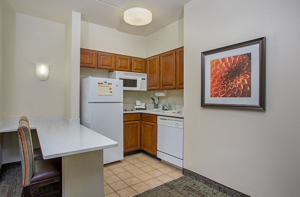 Staybridge Suites Chattanooga Downtown Convention Center 43/53