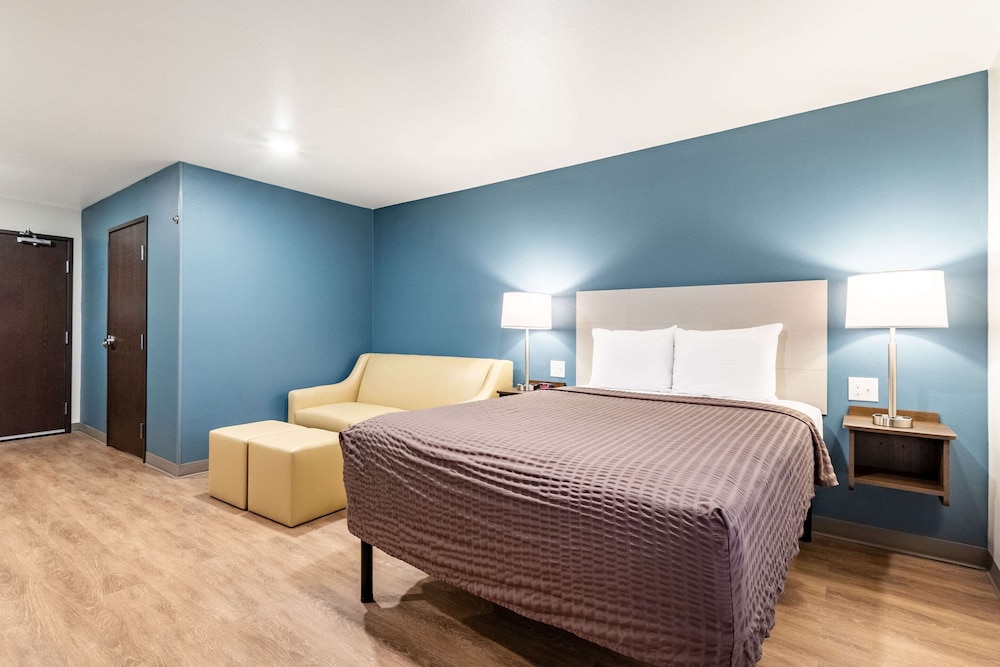 WoodSpring Suites Indianapolis Airport South 9/38