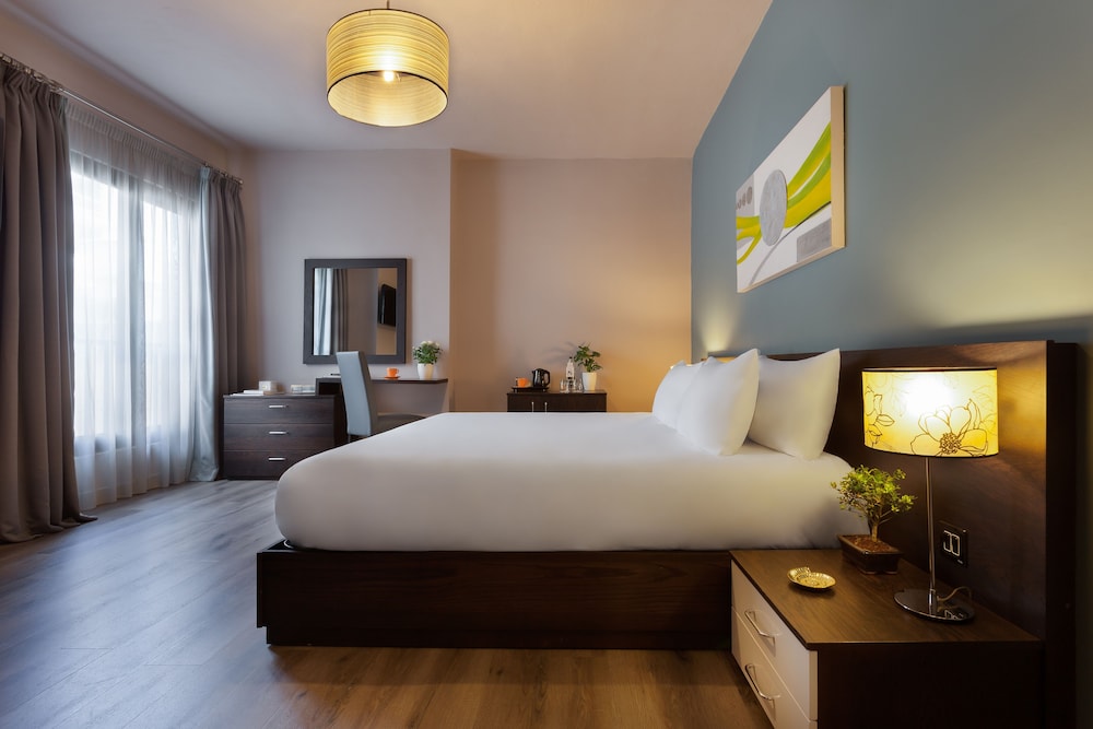 Argento Hotel 6/63