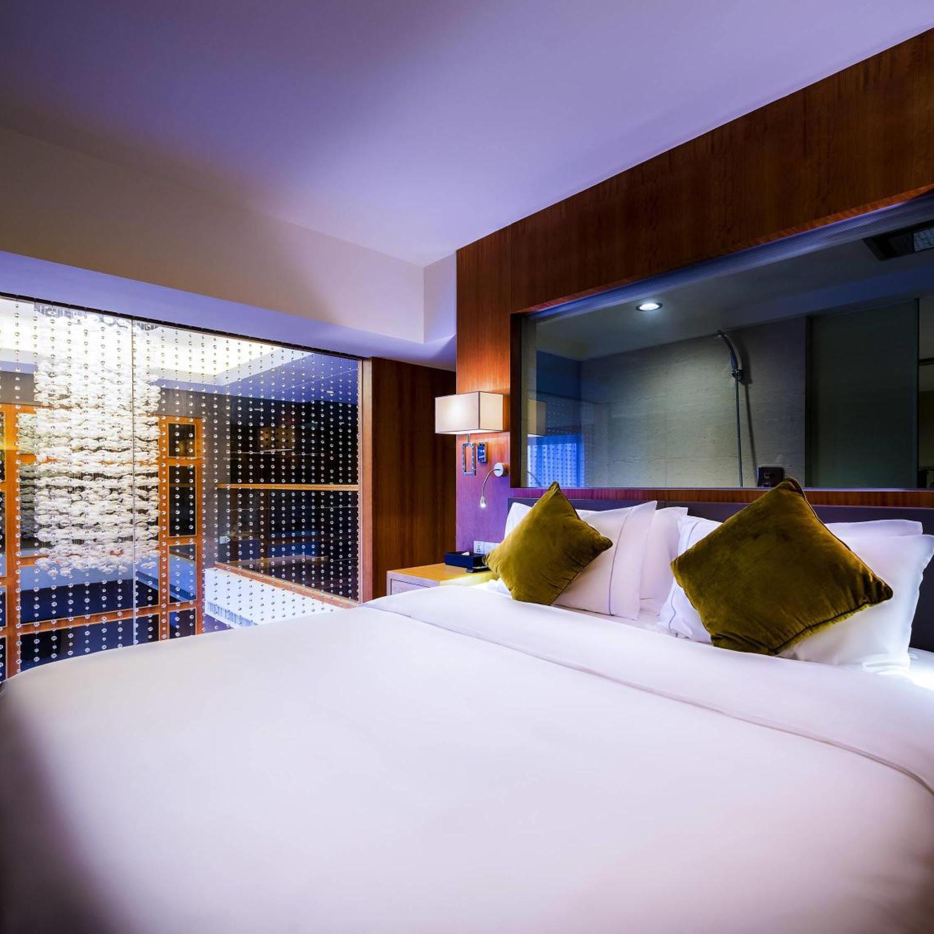 Suite, King Bed