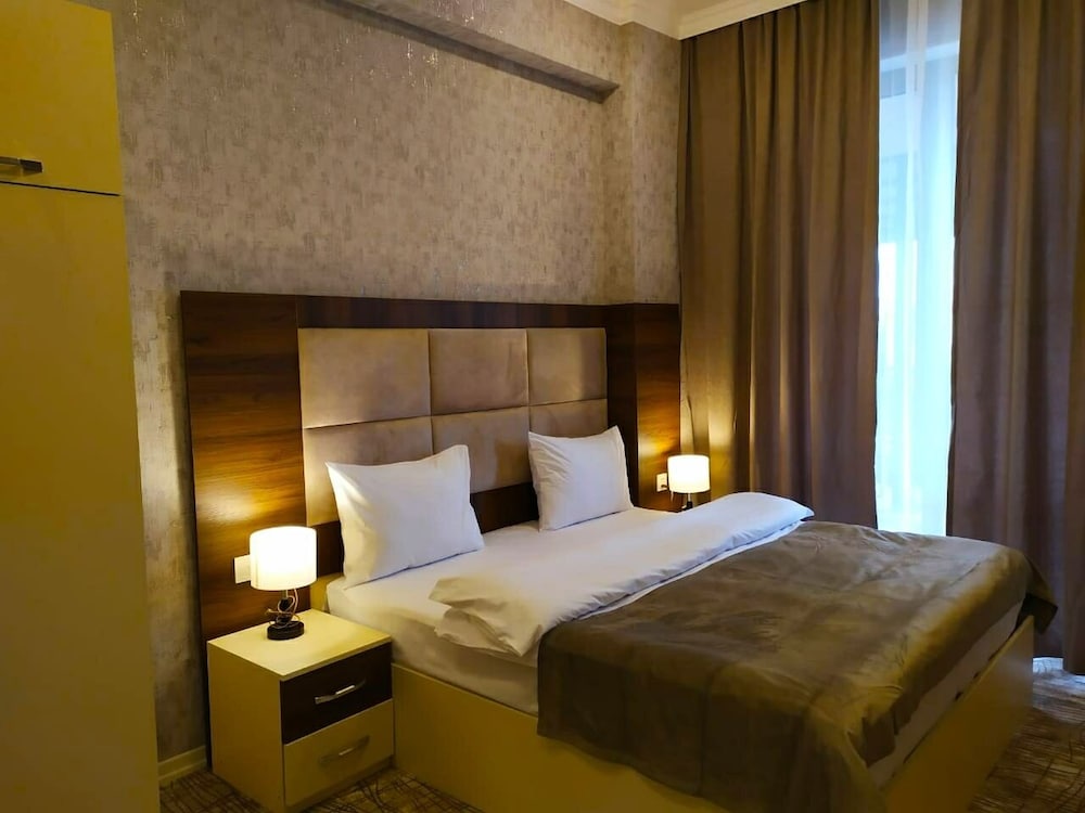 The Clocktower Hotel 12/62