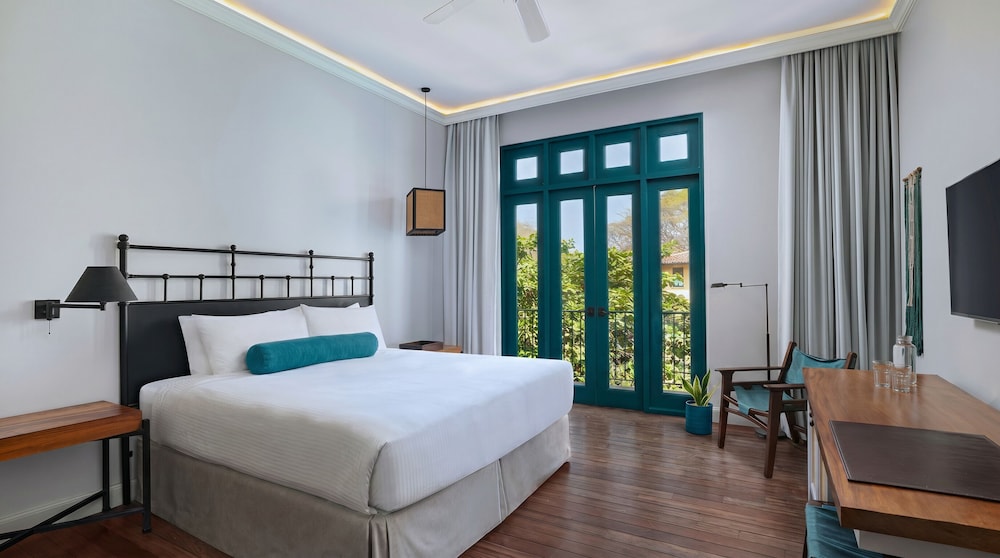 Plaza, King Bed, Balcony