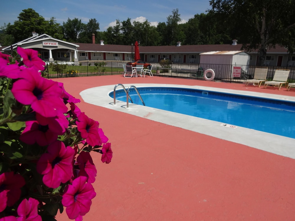 Gorham Motor Inn 57/58