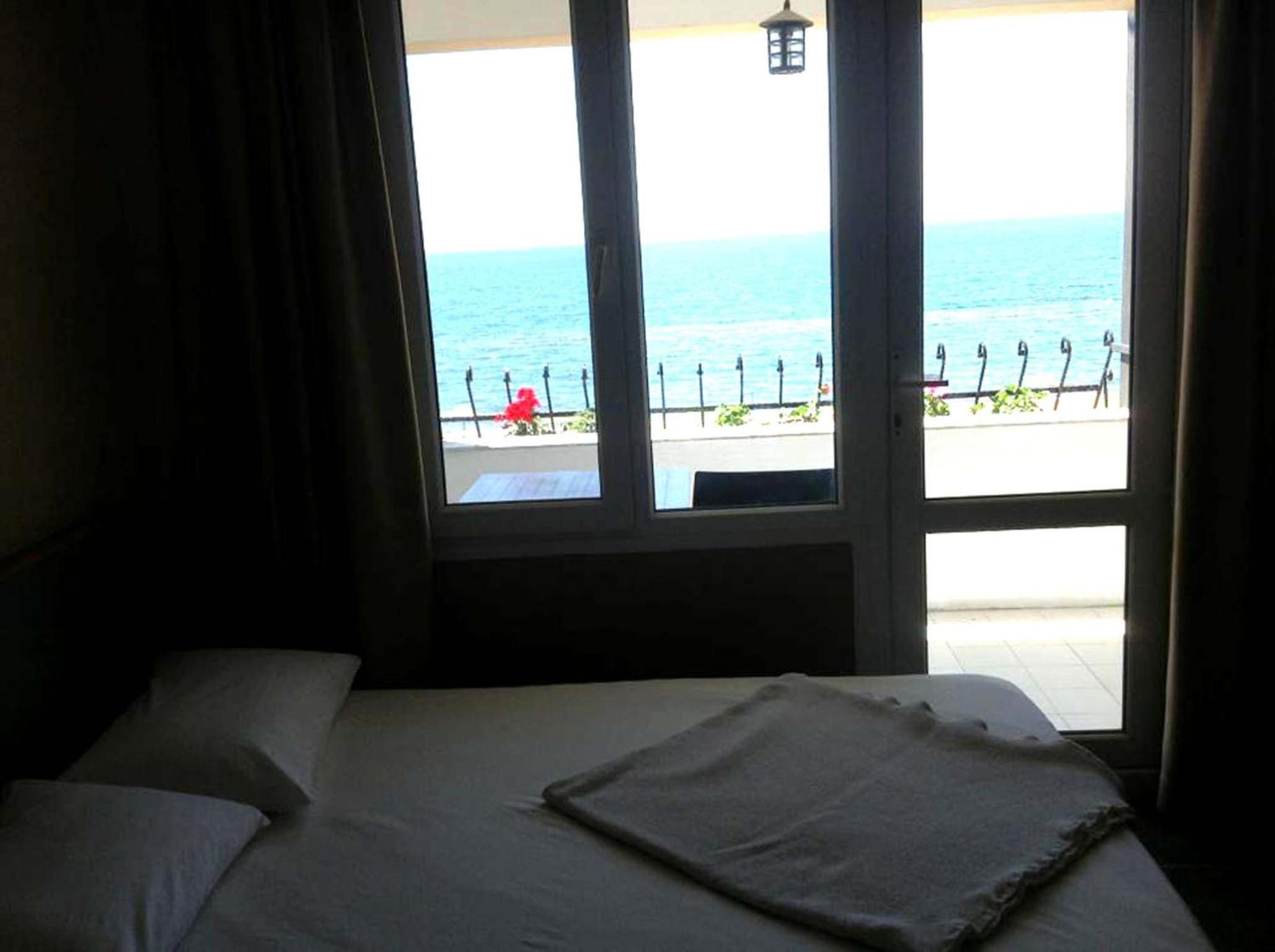 Dikili Sunset hotel 6/23