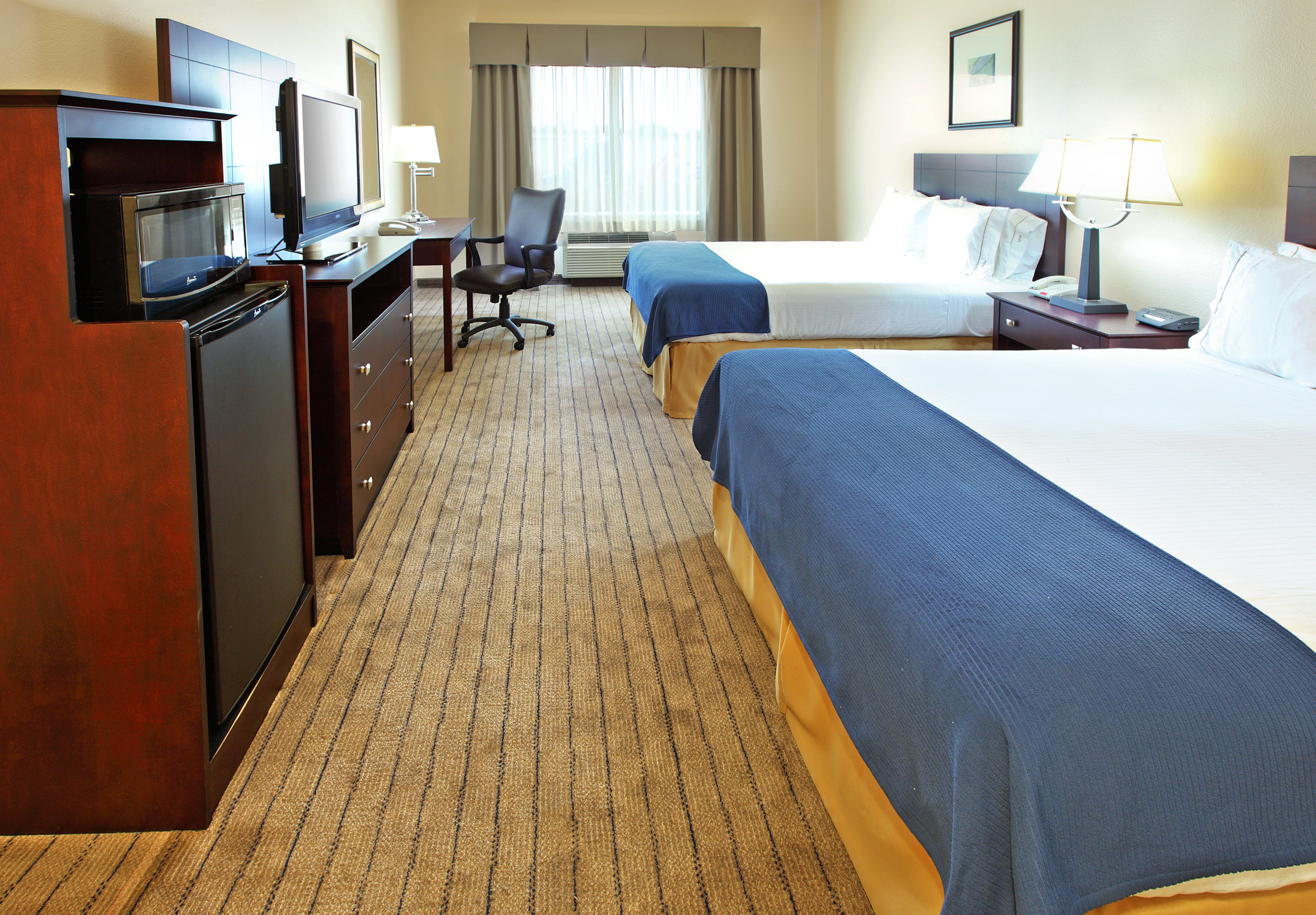 Holiday Inn Express Hotel And Suites Marshall 16/38