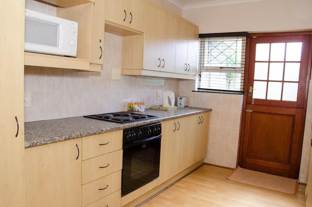 Goulden Street Guest House 5/27
