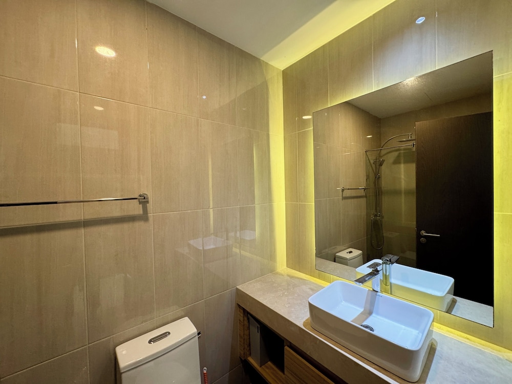 The Point Pratumnak by PSR ASIA 46/50