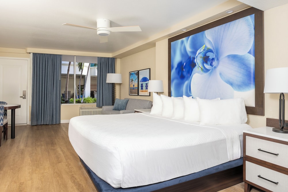 Tower, Standard, King Bed, with View