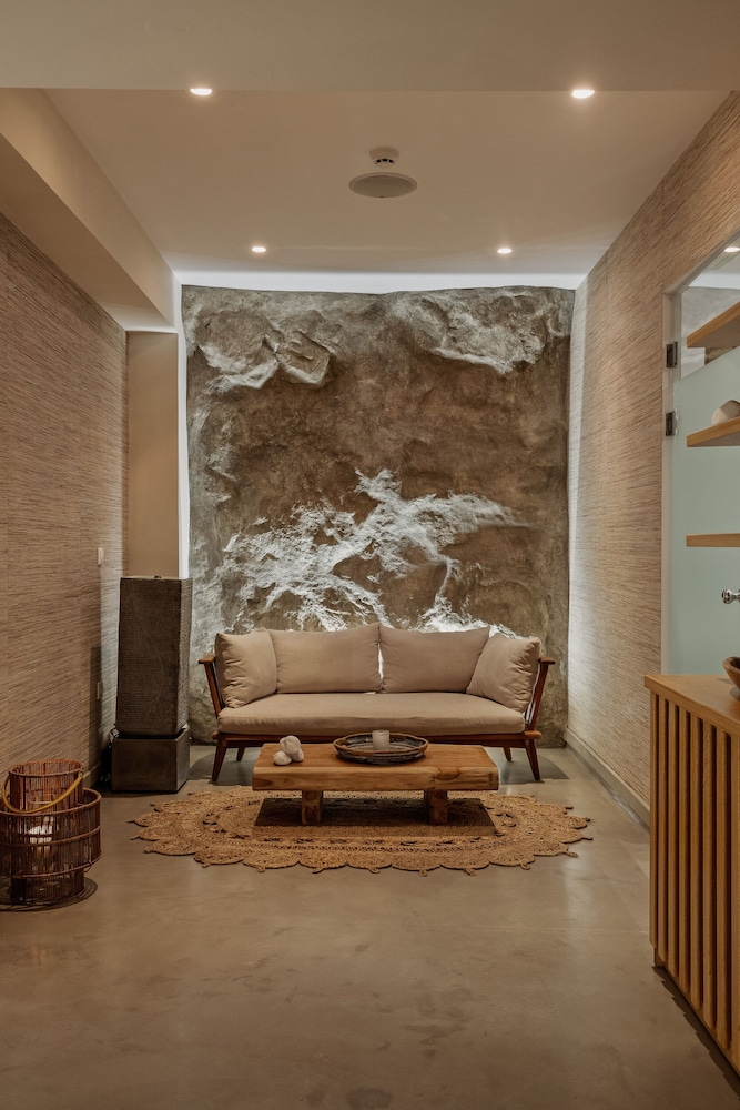 Las Hotel And Spa 8/49
