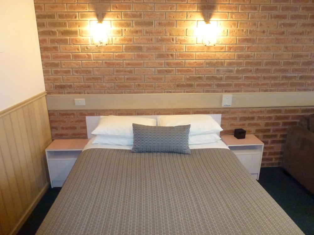 Colonial Motor Inn Bairnsdale 10/37