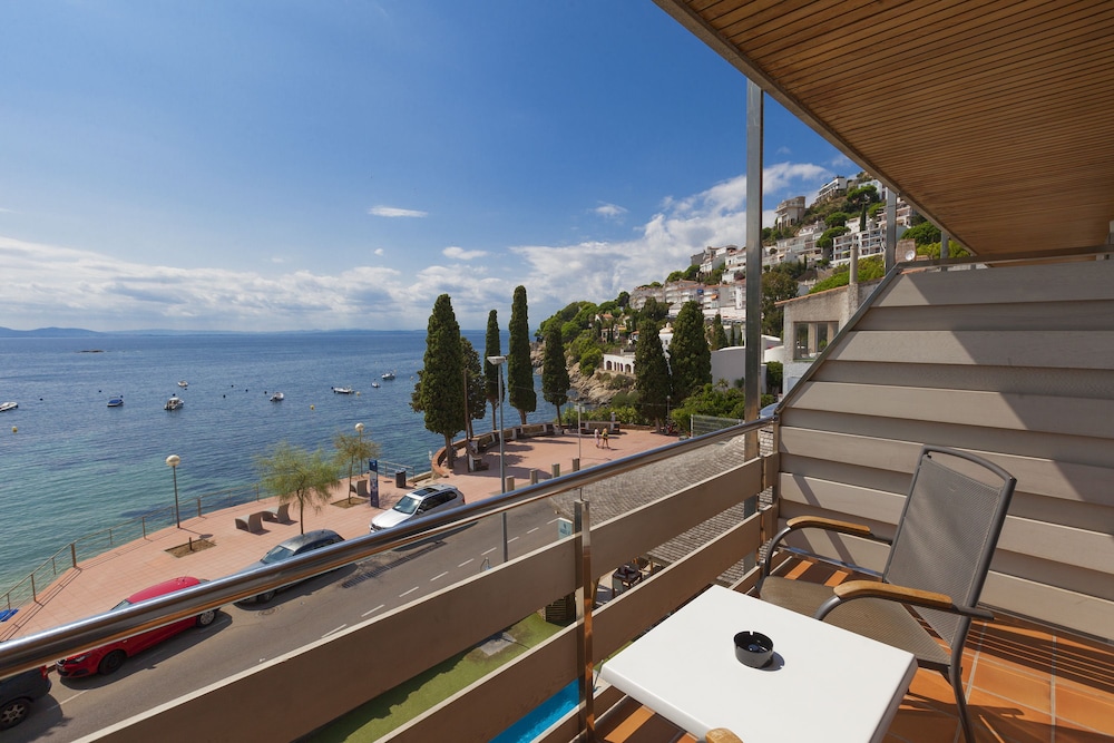 Hotel Canyelles Playa 27/48