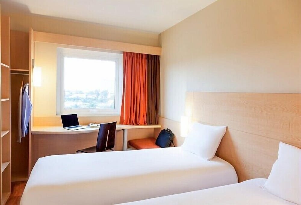 Ibis San Luis Potosi 10/39