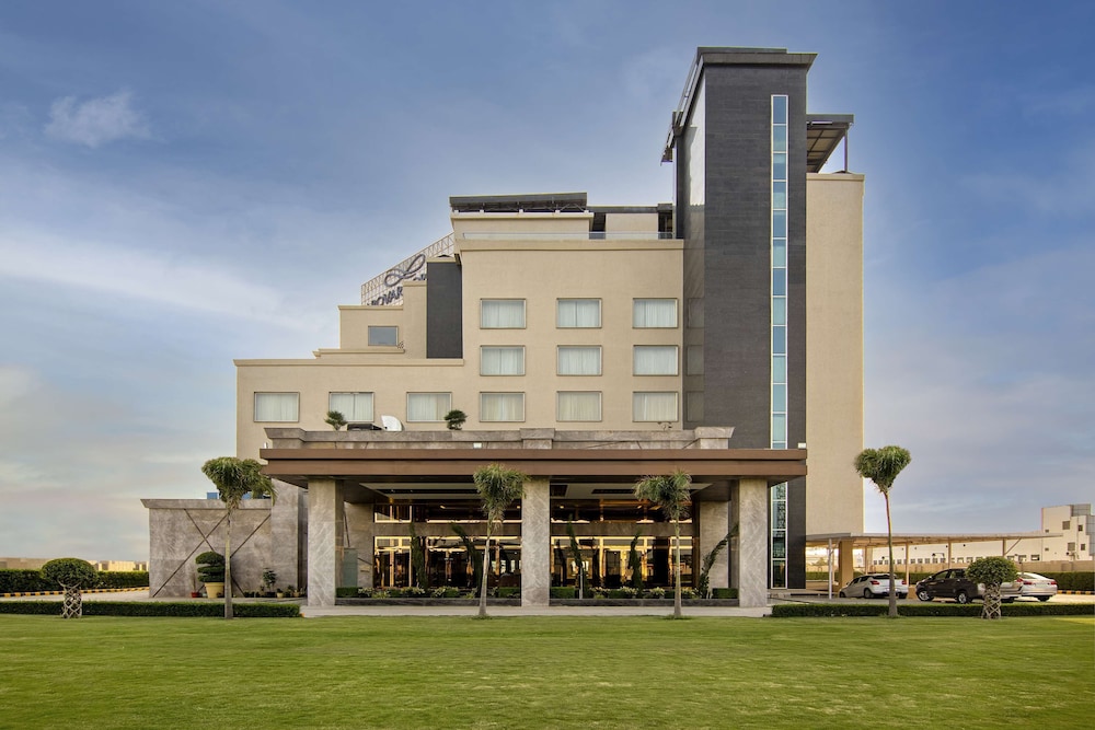 Sarovar Portico Sonepat 4/37
