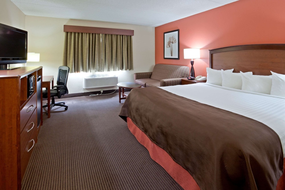AmericInn by Wyndham Albert Lea 7/14