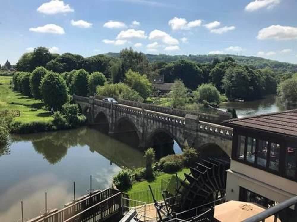The Old Mill Hotel &amp; Lodge 65/67