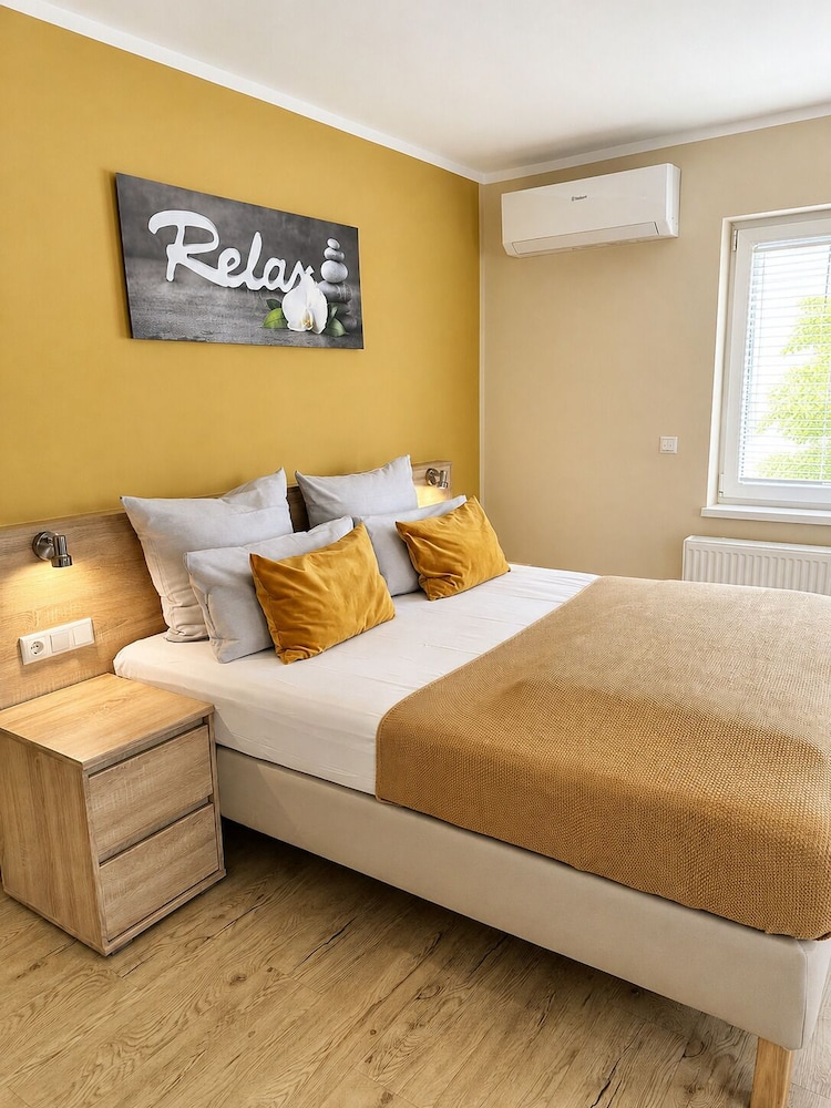 Junior Suite, Studio, Queen Bed