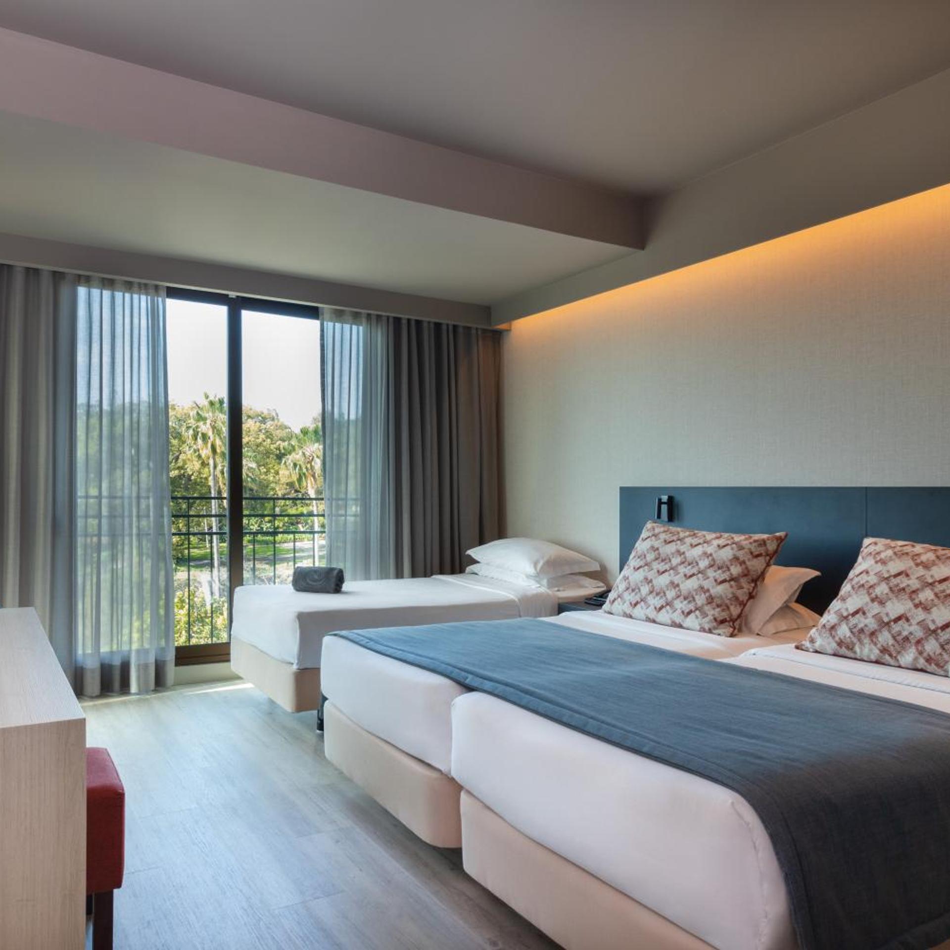 Room, Double or Twin Bed, Garden View
