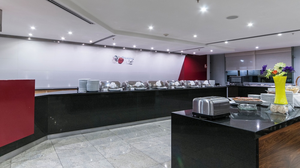 Holiday Inn Mexico Zona Centro by IHG 9/50
