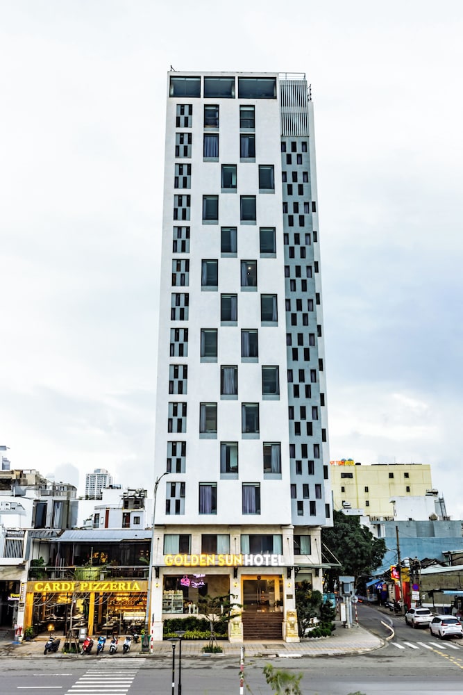 Golden Sun Hotel 4/60