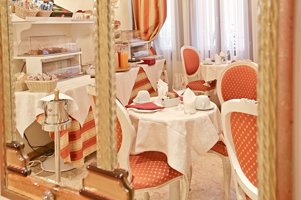 San Luca Hotel 48/55