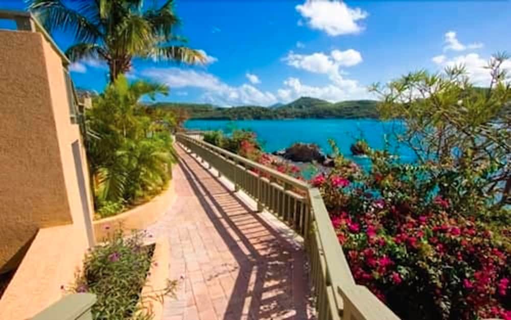 Lindbergh Bay Hotel And Villas 59/68